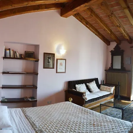 I Tigli Di Altavilla Alba (Piedmont)